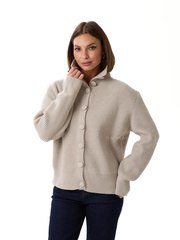 Серый кардиган в рубчик на пуговицах