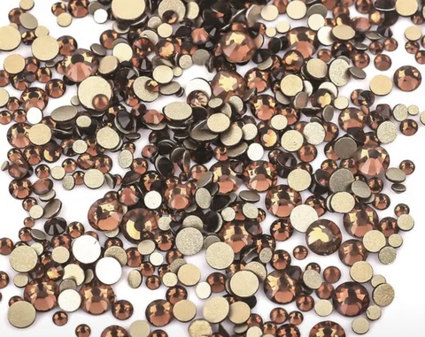 Стеклянные стразы  (размер микс) 1140шт, цвет темная бронза