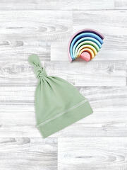 Шапочка Mjölk Пыльный ментоловый, уценка