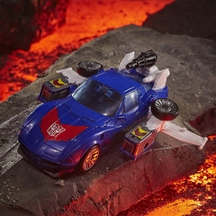 Автобот Трекс WFC-K26 Дэлюкс 14 см Королевство. Поколение Трансформеров: Война за Кибертрон