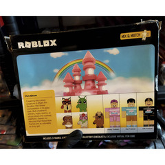 Роблокс Знаменитости Выставка Домашних Животных Набор из 3 Фигурок - НЕБОЛЬШОЕ ПОВРЕЖДЕНИЕ УПАКОВКИ!