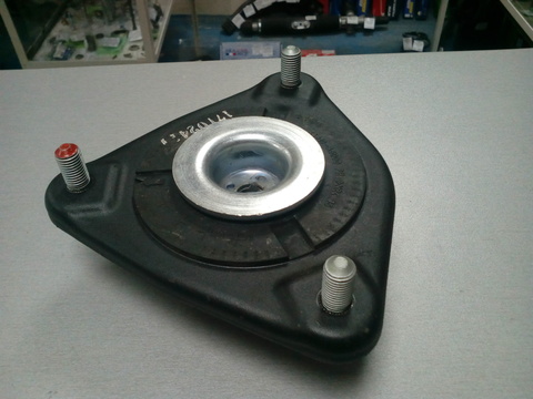 ОПОРА АМОРТИЗАТОРА ПЕРЕДНЕГО i30 GD, CEED JD, CERATO YD HYUNDAI