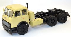 MAZ-515B 1977 truck tractor beige 1:43 Nash Avtoprom