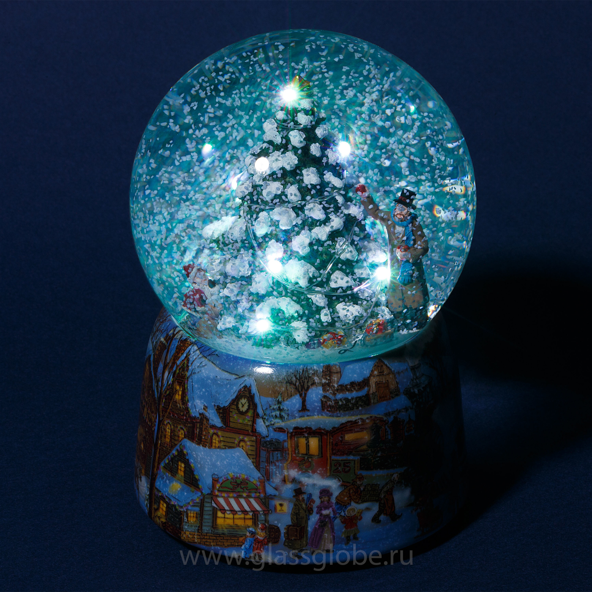 Новогодний шар на подставке. Glassglobe снежный шар "ёлочка, гори!". Glassglobe / шар со снегом "старый дом". Новогодняя шкатулка «снежный шар» 40233. Снежный шар Джейкобстаун.