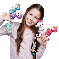 Fingerlings Интерактивная ручная обезьянка 