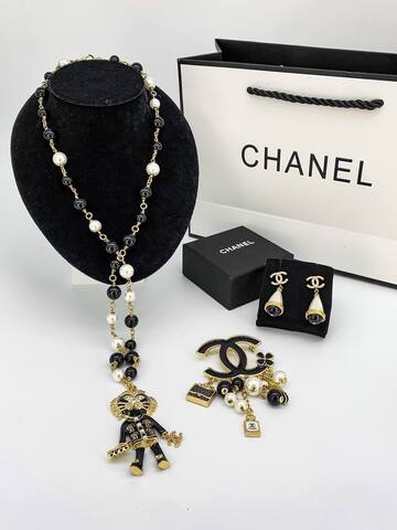 Серьги, колье и брошь CHANEL