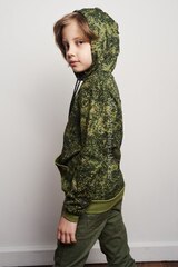 Купить камуфляжный джемпер - Магазин тельняшек.ру 8-800-700-93-18Толстовка детская камуфлированная Цифра зеленая с капюшоном в Магазине тельняшек
