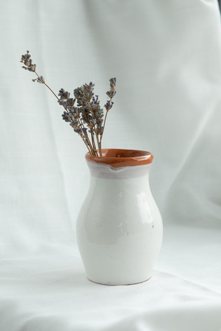 Керамическая ваза минималистичная, белая