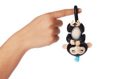 Fingerlings Интерактивная ручная обезьянка 