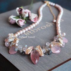 Ожерелье из жемчуга, розового кварца и лабрадорита