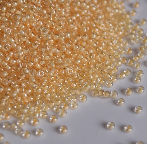 RR-2215 Fancy Lined ivory