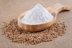 Мука в мешках