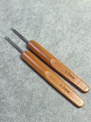 Крючок металлический с бамбуковой ручкой, 2 мм