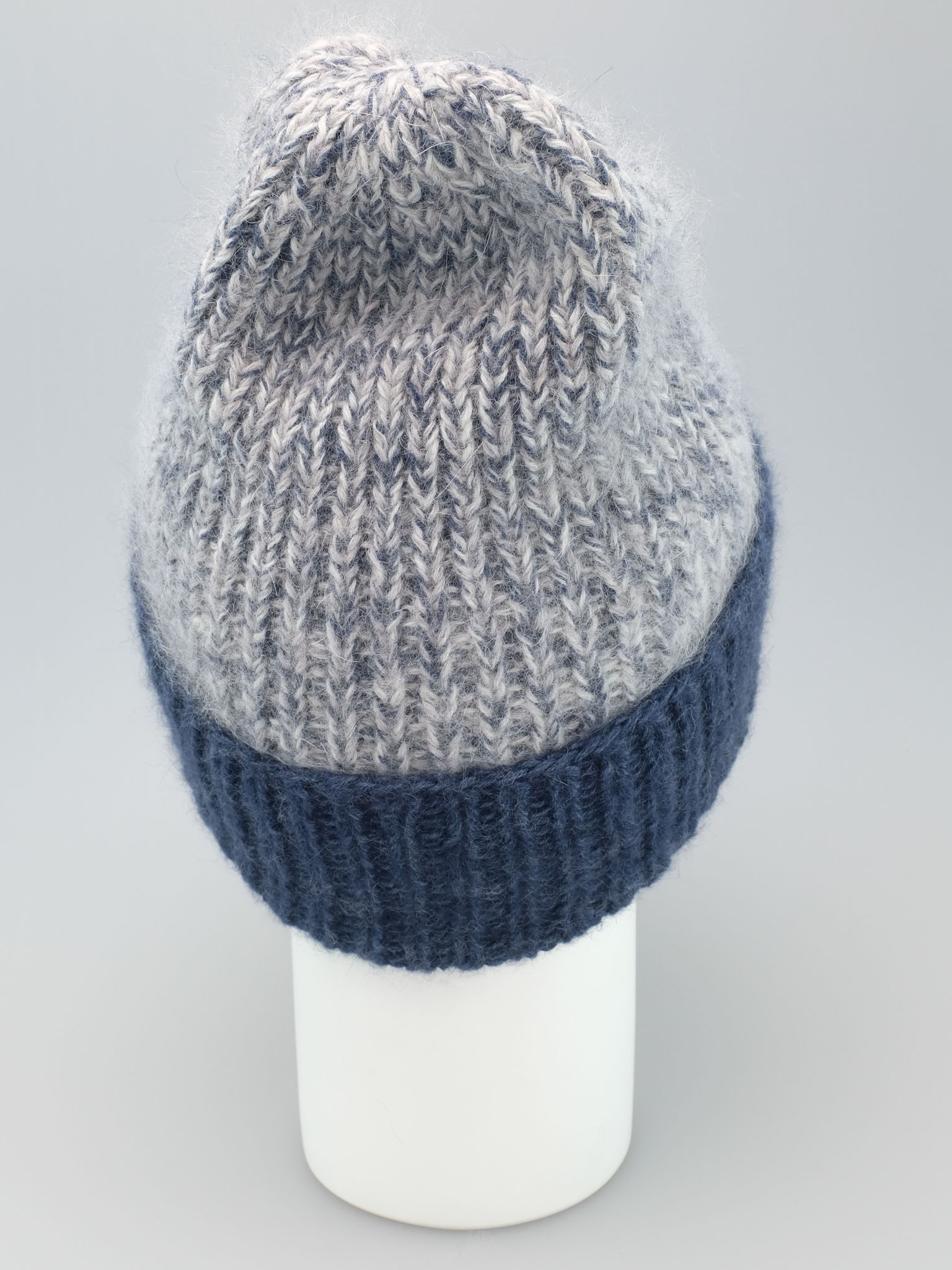 Вязаная шапка с отворотом темно синий меланж зимняя ангора шерсть унисекс
