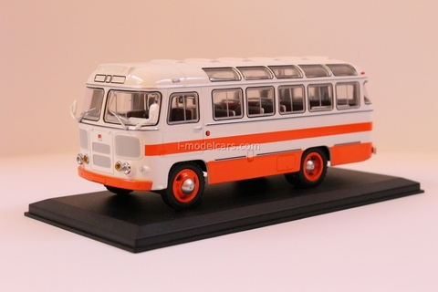 PAZ-672 white-red Classicbus 1:43