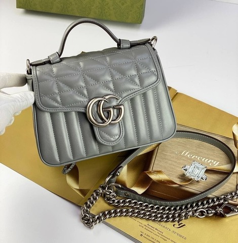 Мини-сумка Gucci GG Marmont с ручкой сверху темно-серый