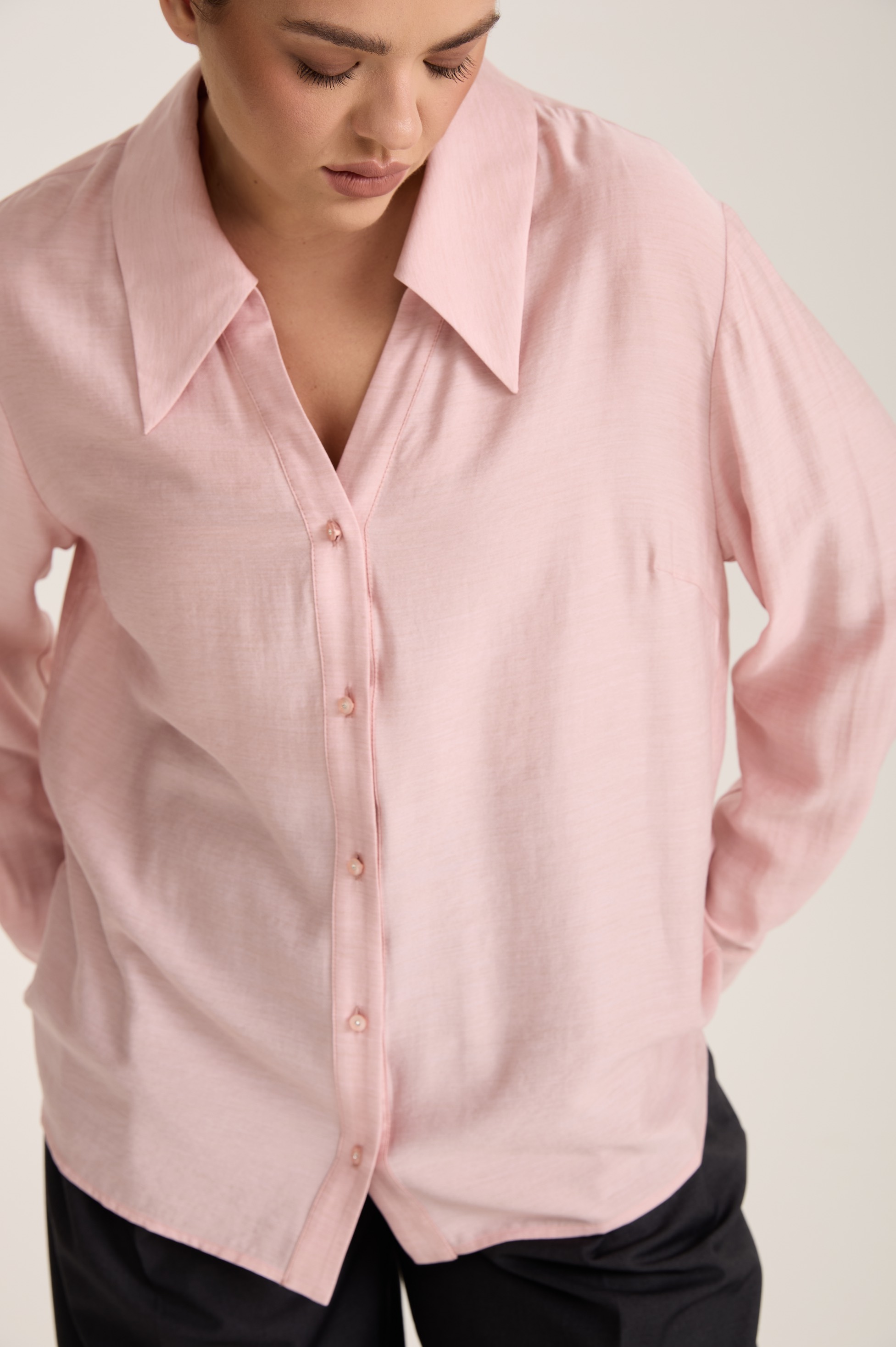 Блузка с отложным воротником, пудра