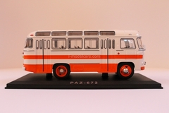 PAZ-672 white-red Classicbus 1:43