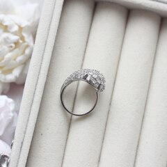 Кольцо с фианитами, родий Д010