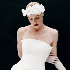 Ободок тонкий с шелковыми цветами