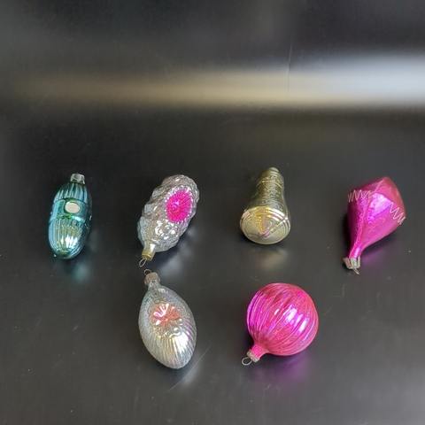 Ёлочные игрушки набор из 6 разных штук, колокольчик, шарики и др фигурки, стекло, подвесные, ручная роспись, узоры, винтаж СССР 1970-1990 гг