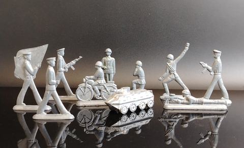 Набор оловянных солдатиков 10 шт. Матросы на учениях и военная техника СССР.