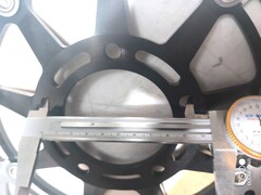 Диск тормозной передний лепестковый на TRIUMPH SPEED TRIPLE 2005-2007 / SPEED TRIPLE R / ABS 2012-2013