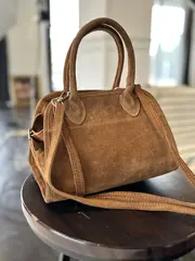 Женская сумочка из натуральной замши цвета whisky