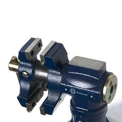 Тиски слесарные поворотные КОБАЛЬТ настольные, ширина губок 63 мм, захват 58 мм, 4 кг, наковальня, с поворотом в двух плоскостях, коробка (Арт. 910-010)