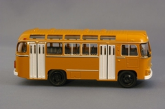 PAZ-672M Classicbus 1:43