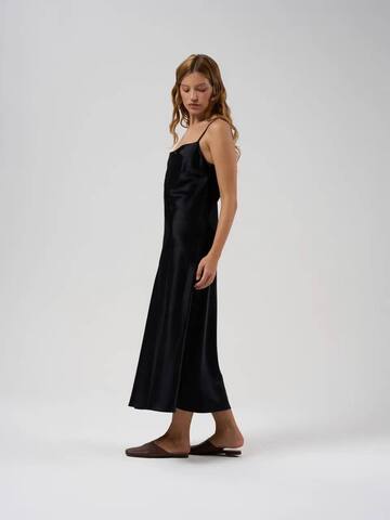 Шелковое платье-комбинация Mollen черное