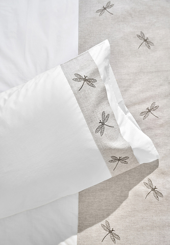 Наволочка 50x70 Luxberry Вечерние стрекозым белая с вышивкой