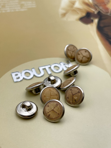 Пуговицы серебристые 