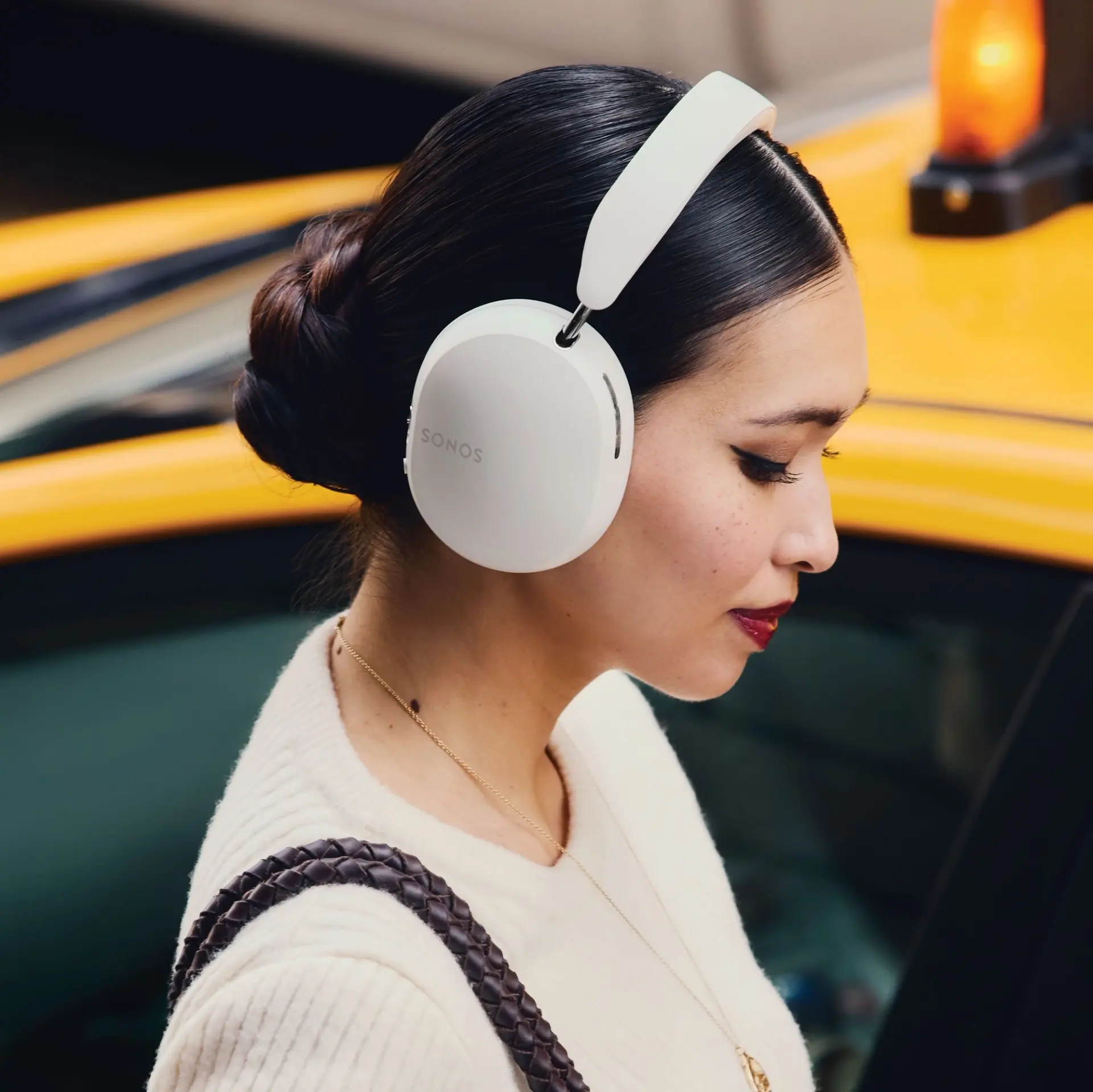 Беспроводные наушники Sonos Ace