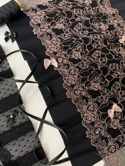 Вышивка на сетке чёрная/сер.пион 20 см