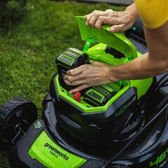Газонокосилка Greenworks GD40LM46SPK5 40V (46 см) самоходная аккумуляторная, с АКБ 5 А/ч и ЗУ