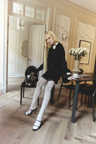 Джемпер с розами COZY