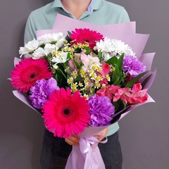 Авторский букет в сиреневой гамме