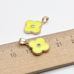 Подвеска Клевер, цвет золото+желтый, фианит, размер 16*14 мм, цена за 1 шт