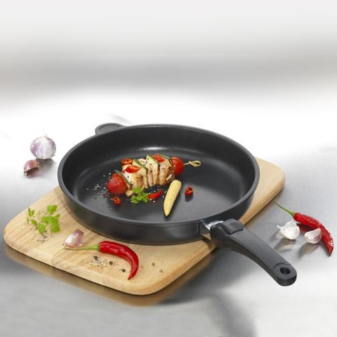 Сковорода классическая 20см AMT Gastroguss Frying Pans Titan AMT I-520
