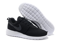 Nike Roshe Run Material Black White