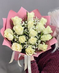 Букет из 15 белых роз сорта "Athena" (Кения 40 см)