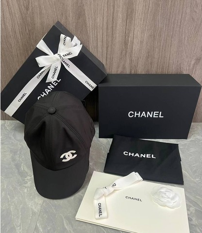 Бейсболка Chanel , черный
