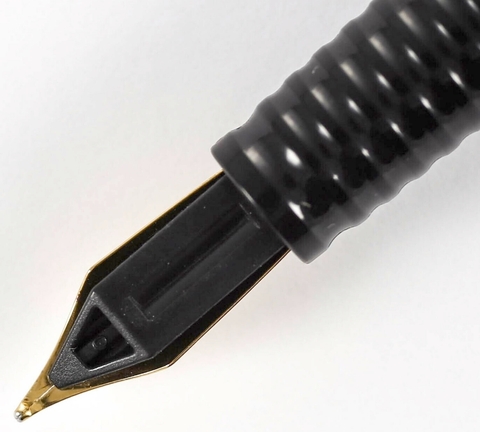 Ручка перьевая Waterman Laureat Lacquer Black GT, M (18002 FF)