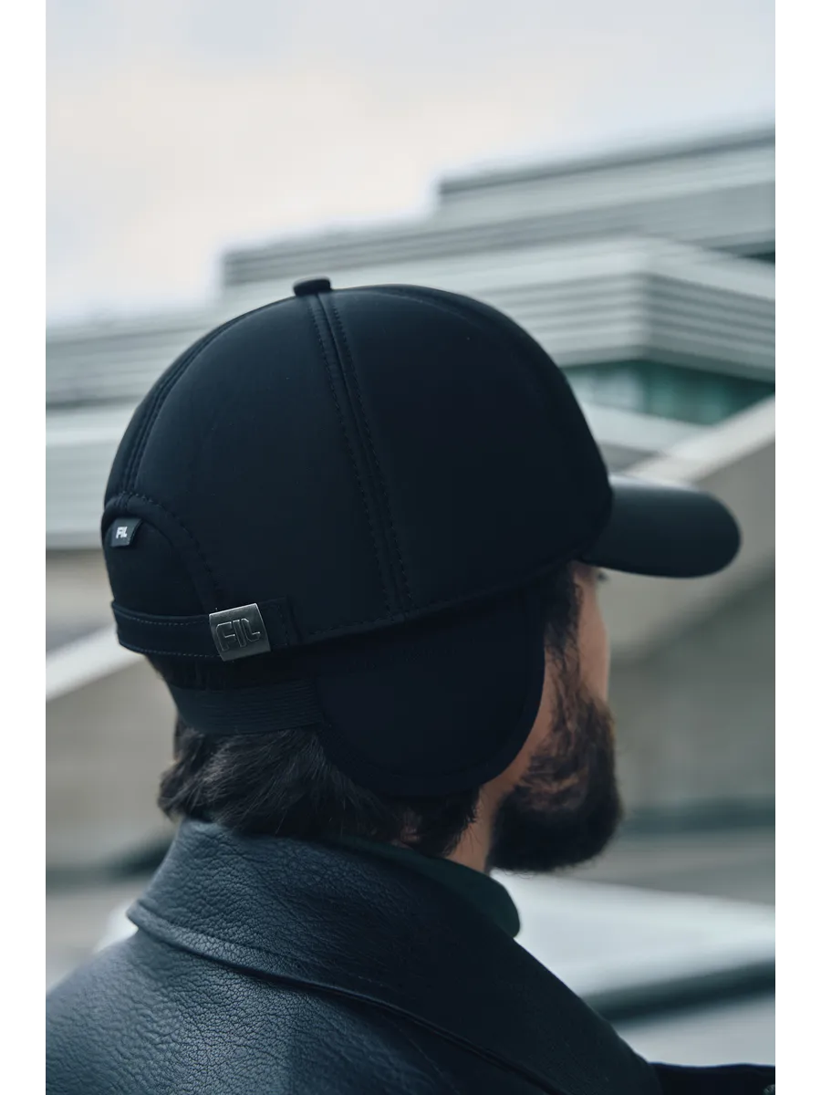 Кепка утепленная с ушками плащевка кожаный козырек