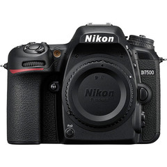 Цифровой зеркальный фотоаппарат Nikon D7500 Body