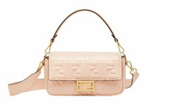 Сумка из кожи Fendi Baguette светло-розовый