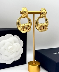 Серьги крупные CHANEL из латуни с круглыми подвесками