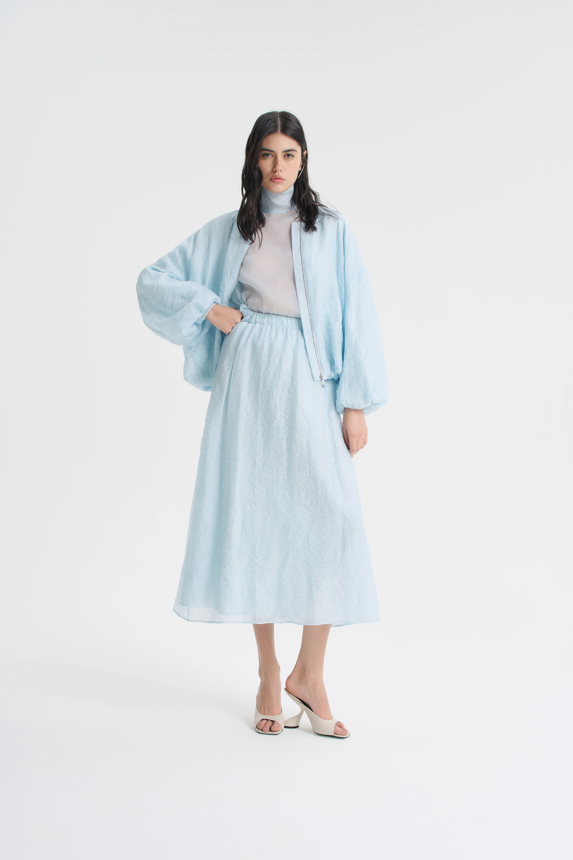 Бомбер из жатой вискозы