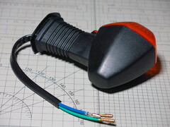 Поворотник Suzuki передний правый 3 провода